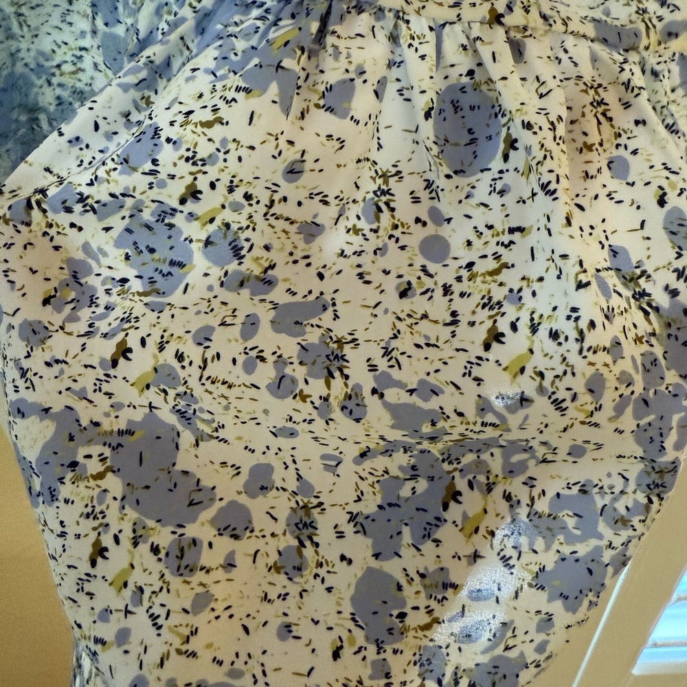 Elegant Blue and White Floral Camisole - Picture 8 of 8